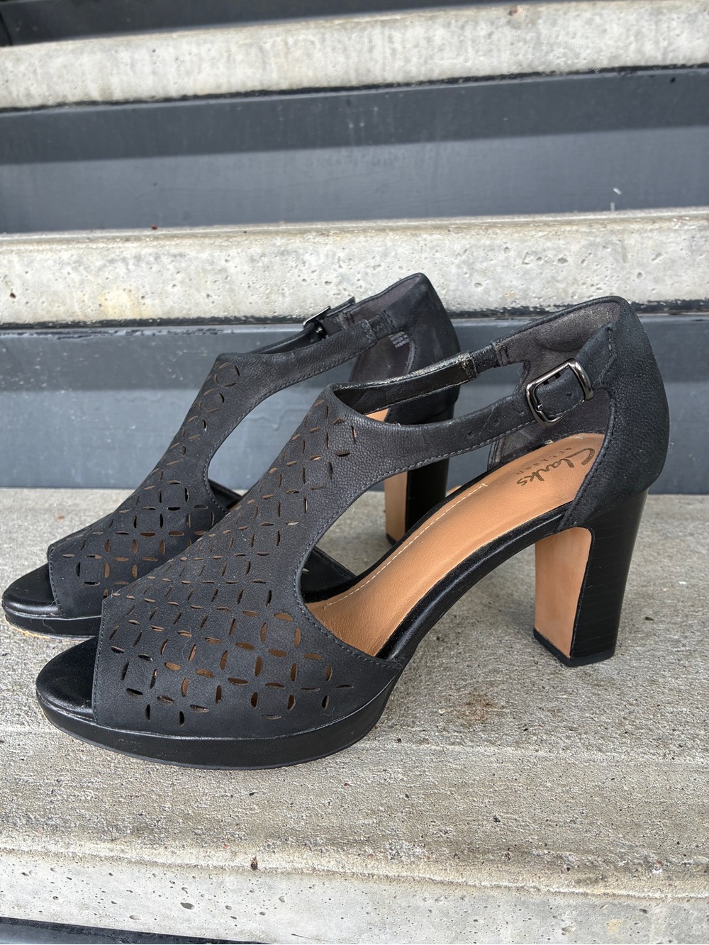 Clarks Jenness Energy black Leather 3” Block Heel platform shoes